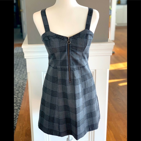 Abercrombie & Fitch Dresses & Skirts - Abercrombie & Fitch XS grey paid jumper dress with adjustable straps